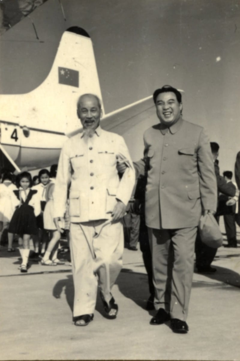 Ho Chi Minh greeted North Korean leader Kim Il Sung who arrived at Gia Lam airport in Hanoi on Nov. 11, 1964 for his second official visit to Vietnam.
Credit: Ho Chi Minh Mausoleum