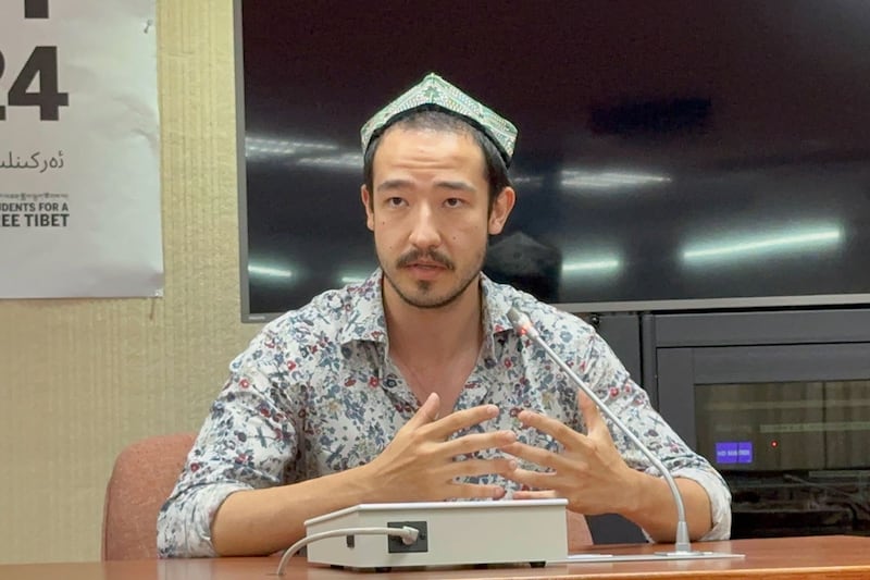 来自瑞士的维吾尔青年运动者Kavsar Kurbash。(记者夏小华摄)