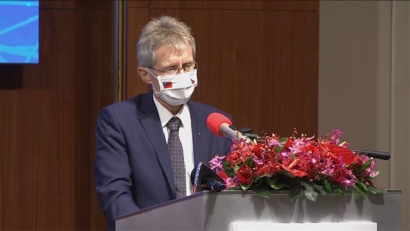 捷克参议长维特齐也受邀在重组供应链论坛致词。(图源:AP)