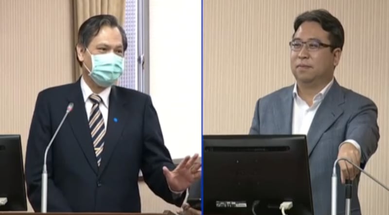 陆委会主委陈明通(左)答询指台湾可援引“港澳条例”18条,因政治受迫害的港人。(记者 黄春梅摄)