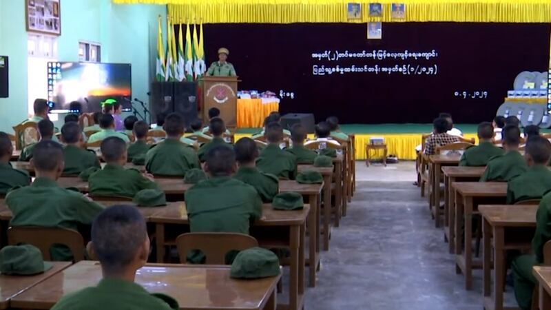 ပြည်သူ့စစ်မှုထမ်းသင်တန်းအပတ်စဥ် (၁) ကို တက်ရောက်နေသူများကို ၂၀၂၄ ခုနှစ် ဧပြီ ၈ ရက်နေ့က တွေ့ရစဉ်။ (Photo : Myanmar Military)