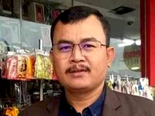 លោក លី រតនរស្មី ពីមេខ្យល់នាំពលករនៅស្រុកថៃ ក្លាយជាអ្នកបញ្ជាខ្មាន់កាំភ្លើង ក្រោយក្លាយជាទីប្រឹក្សាលោក ហ៊ុន សែន