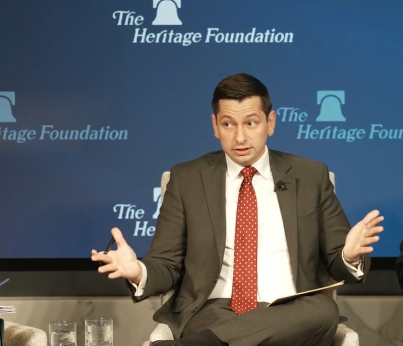 美国智库传统基金会艾利森国家安全中心高级政策分析师安德烈斯·马丁内斯-费尔南德斯(Andrés Martínez-Fernández)在研讨会上强调,芬太尼在短时间内演变成一场重大危机,与中国有直接关系,且其危害性远超以往的毒品挑战。(视频截图/app.webinar.net)